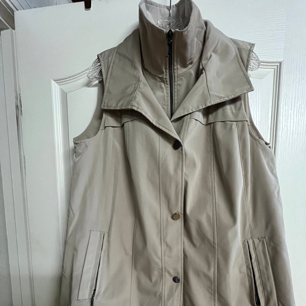 Coldwater Creek hooded vest with removable lining